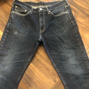 Men's distressed jeans